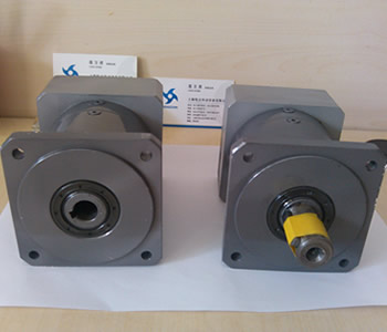 軸輸出與空心孔輸出正面對比