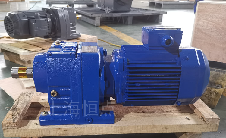 R47系列減速機配電機，藍色油漆實物照片
