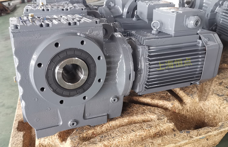 SA77系列減速機輸入配電機，輸出通孔，常用件實物圖