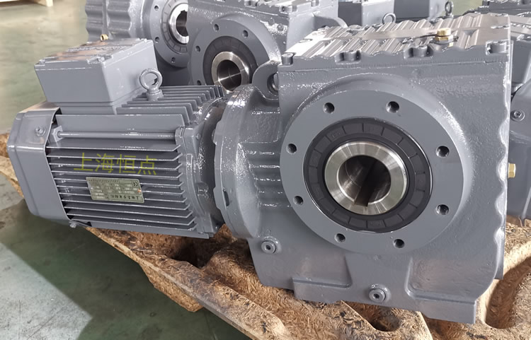 SA77系列減速機輸入配電機，輸出通孔，常用件實物圖