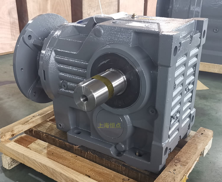 K97減速機，輸入配電機法蘭端蓋，右輸出單軸，實物圖如下